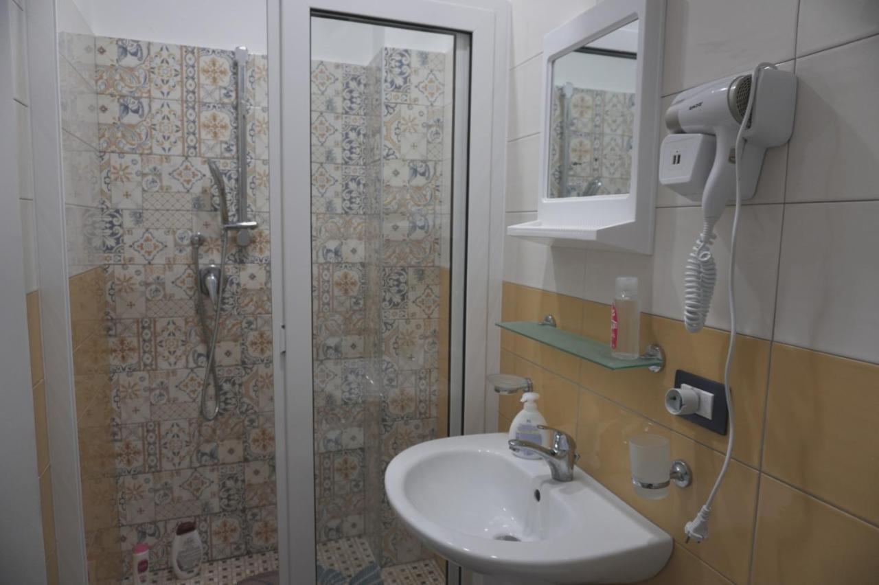 B&B Porta Garibaldi Catania Exterior photo